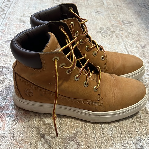 Woman’s Wheat/Nubuck Lace Up Timberland Boots Size 8.5 - Picture 2 of 7